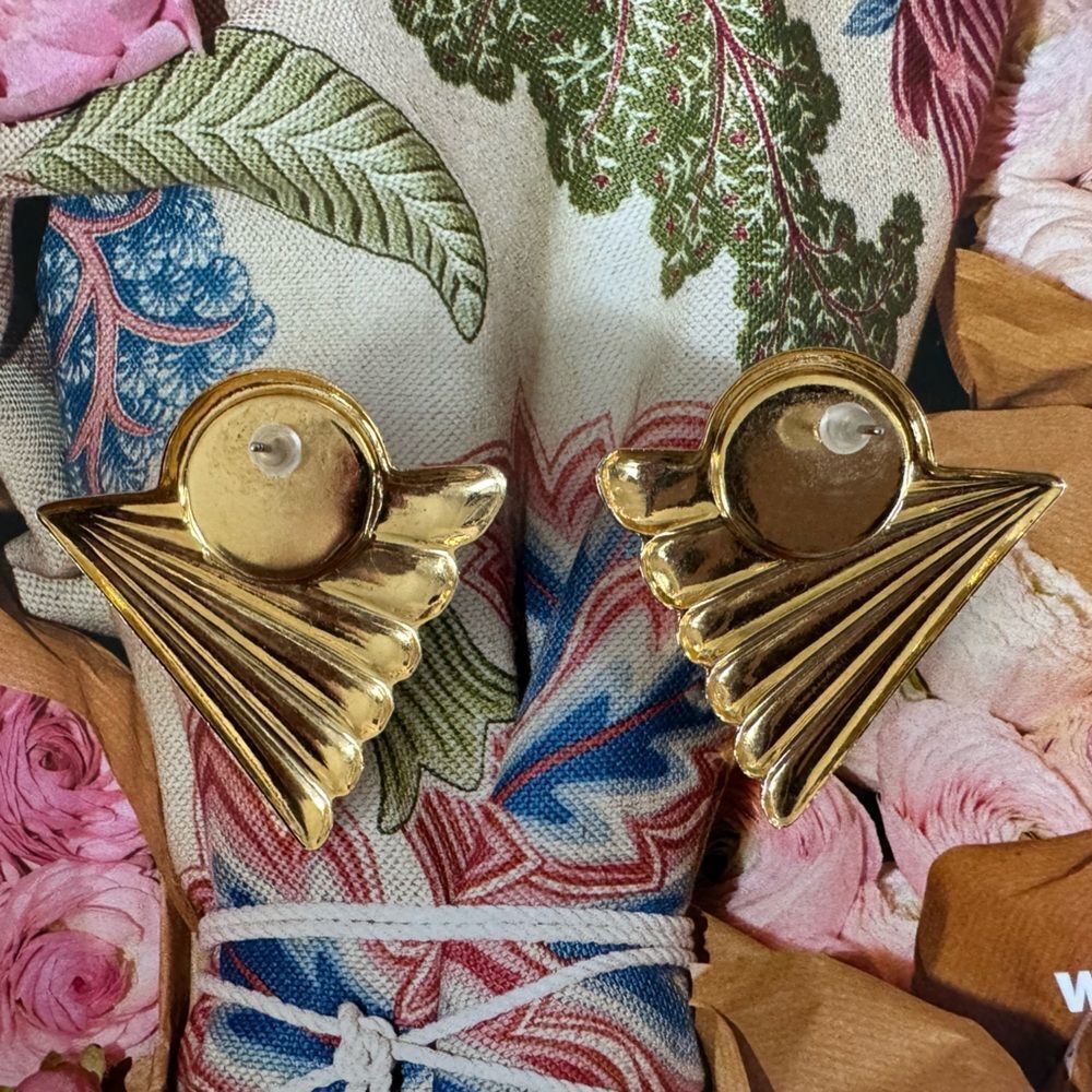 VTG Gold Fan Pink Suede Post Earrings - Picture 8 of 8